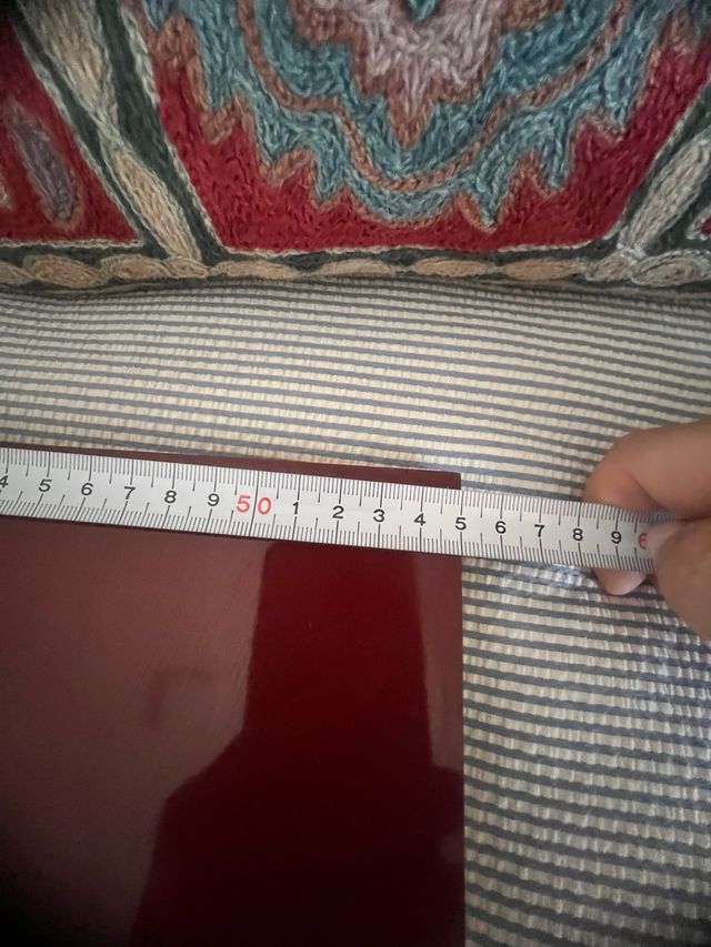 Estanteria de esquina granate