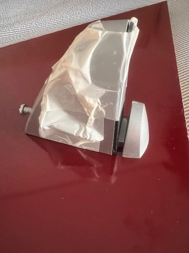 Estanteria de esquina granate