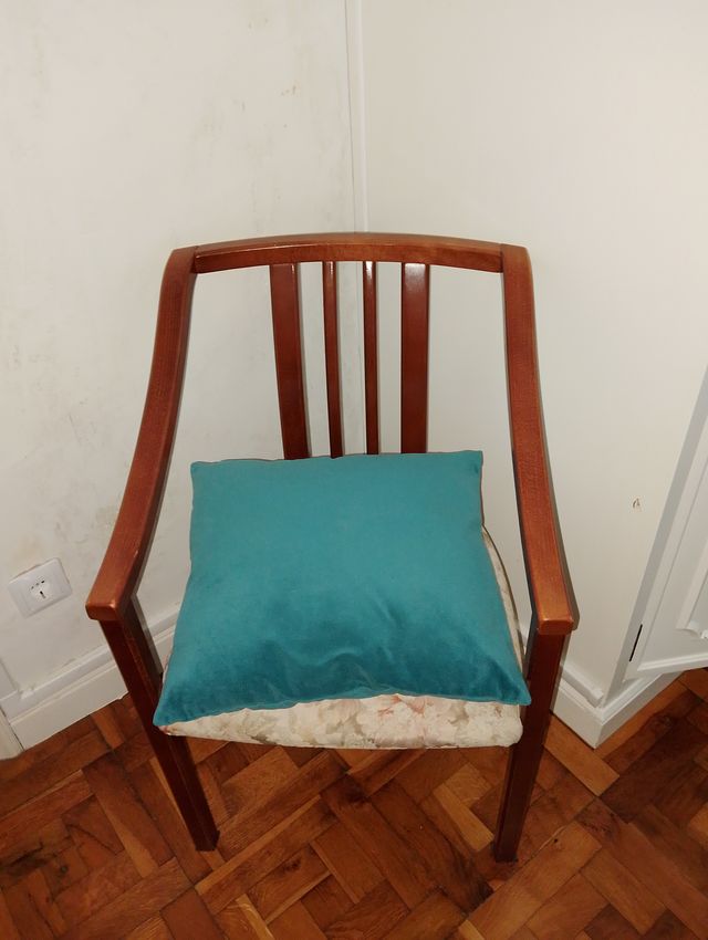 Silla de madera clásica