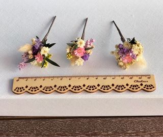 Horquillas de flores silvestres preservadas