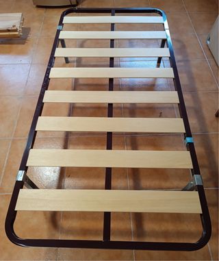 Somier de lamas con patas de 90cm x 1,90m.