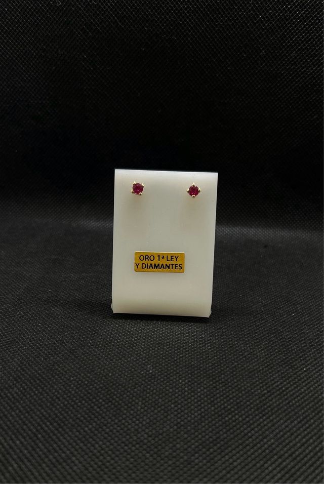 Pendientes de Oro con Rubi