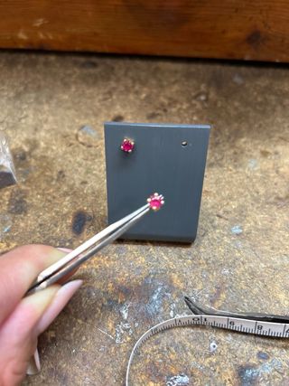 Pendientes de Oro con Rubi