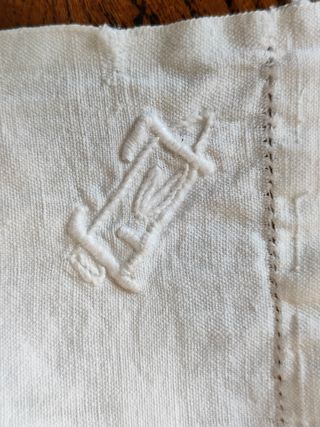 Lenzuolo matrimoniale con rose ad intaglio