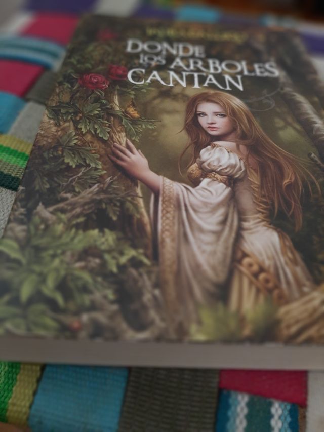 Libro de Laura gallego