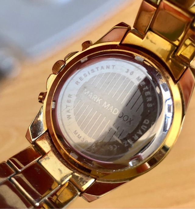 Reloj dorado Mark Maddox