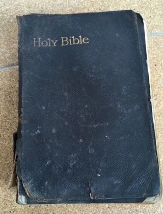 Santa Biblia Holy Bible