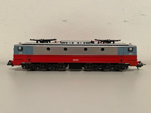 Locomotora Alsthom 7672 Talgo Lima H0