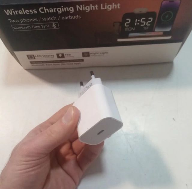 Caricatore wireless con luce notturna Bluetooth