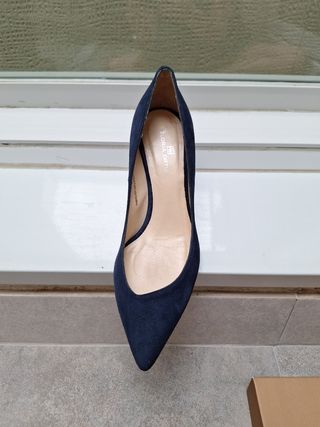 Zapatos Gloria Ortiz de tacón ante azul marino