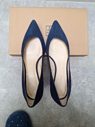 Zapatos Gloria Ortiz de tacón ante azul marino