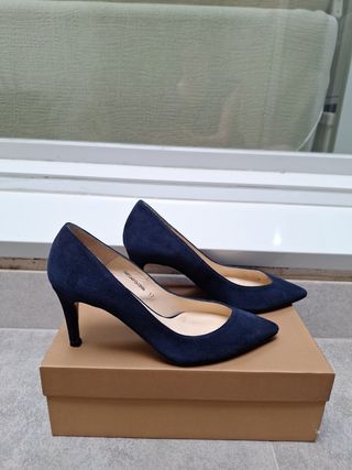 Zapatos Gloria Ortiz de tacón ante azul marino