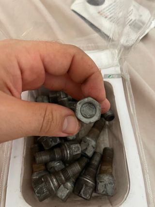 Tornillos llantas Peugeot 206