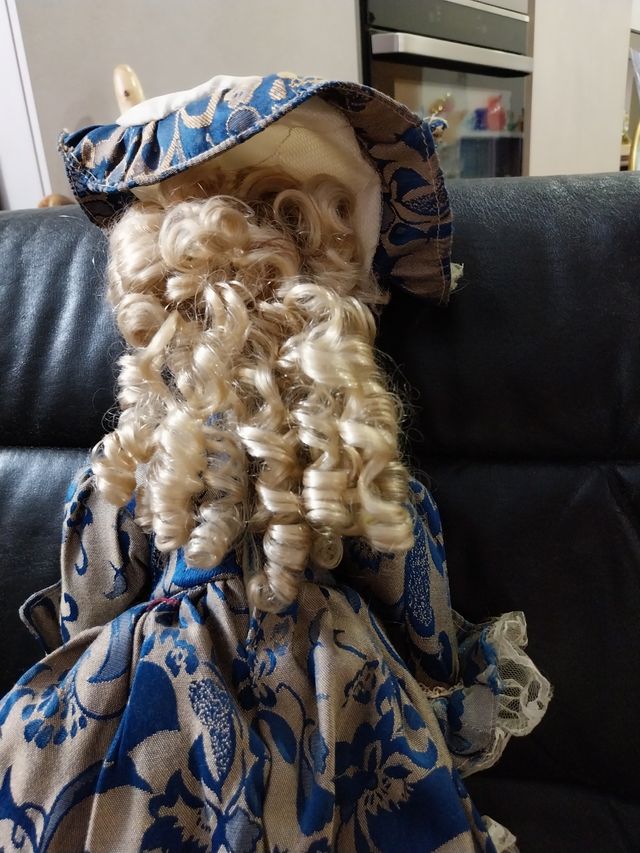 Bambola in porcellana vintage 