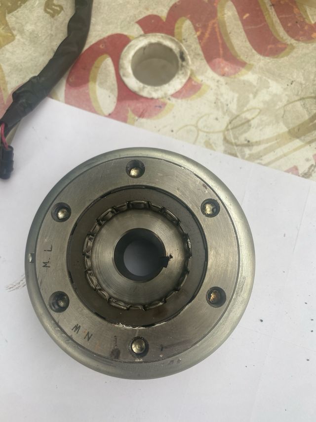 plato magnetico y alternador xmax 400 2015