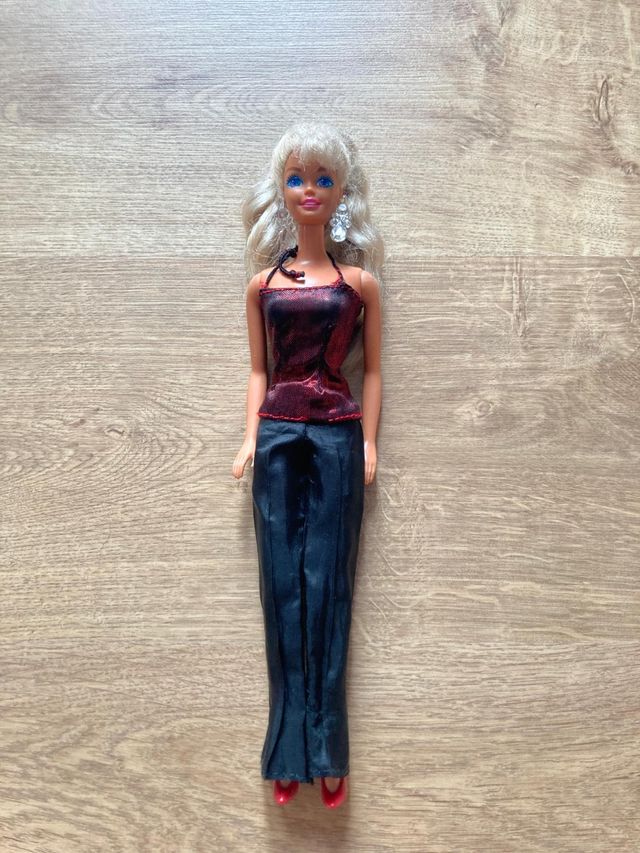 Muñeca Barbie pantalones