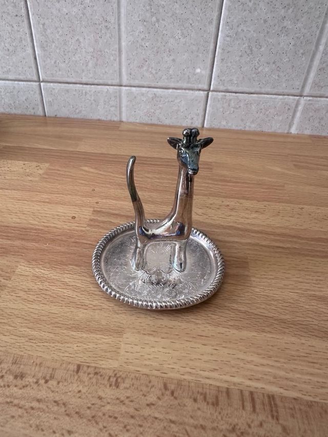 Porta anelli giraffa placcato argento