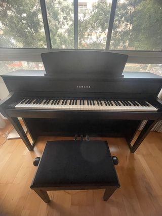 Piano Yamaha Clavinova CLP-675, nuevo!