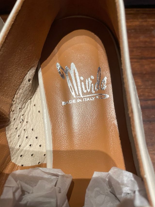 Scarpe n.37, color panna, in pelle morbidissima