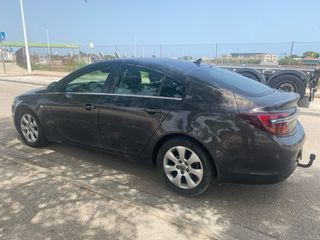 Opel Insignia  diciembre 2013.
