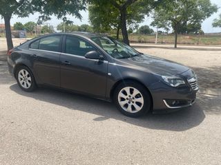Opel Insignia  diciembre 2013.