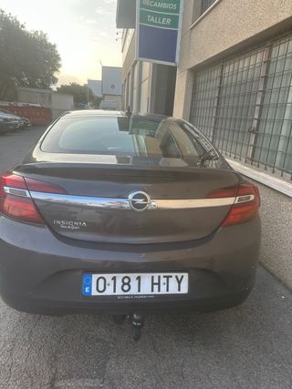 Opel Insignia  diciembre 2013.