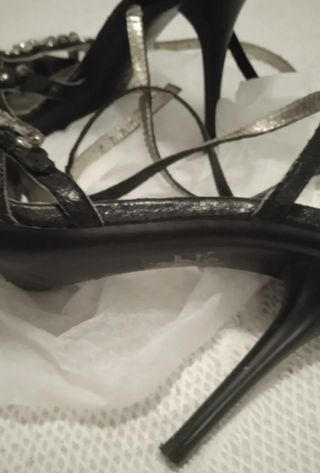 Sandalias negras tacón alto