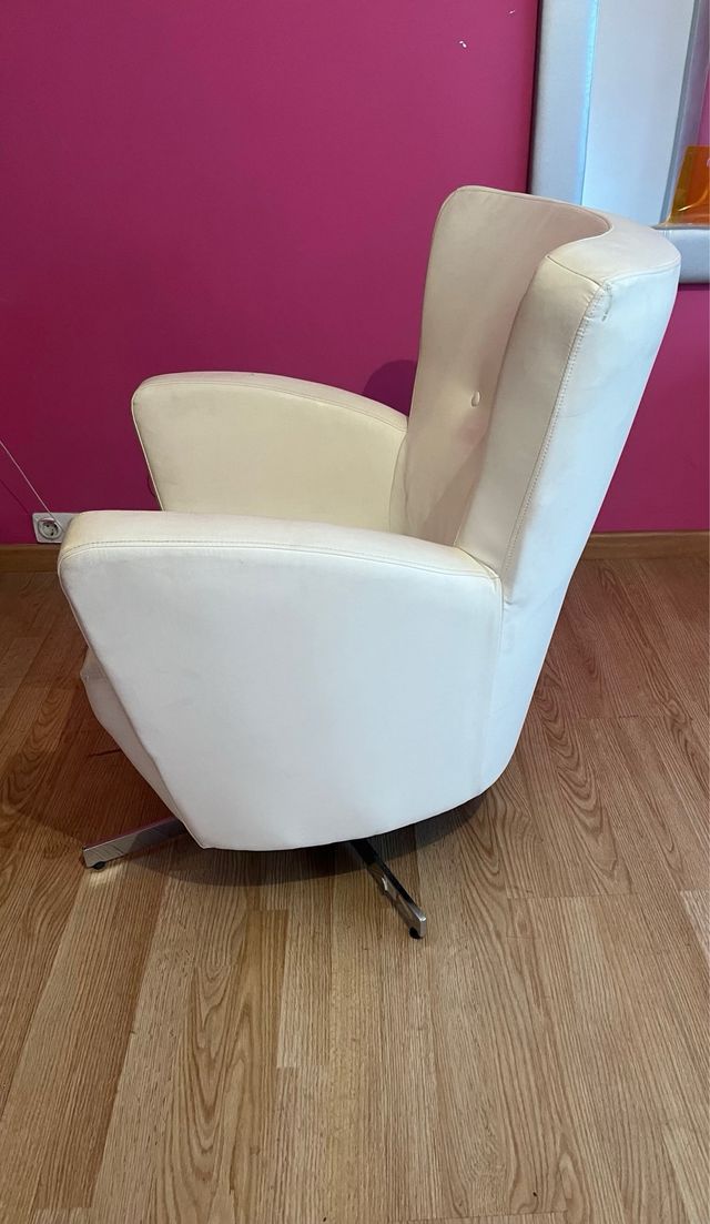 Sillon   giratorio de piel blanco