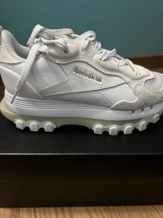 Zapatilla blanca 