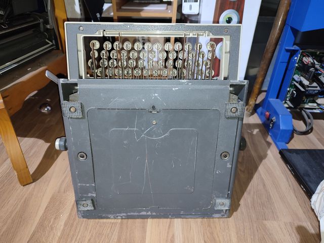 OLIVETTI LINEA 98 MAQUINA DE ESCRIBIR