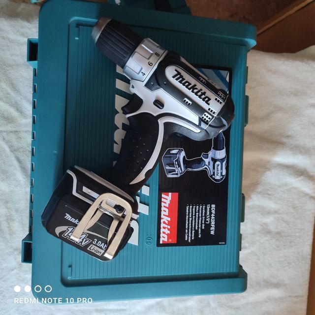 Atornillador completo makita de 14.4 v