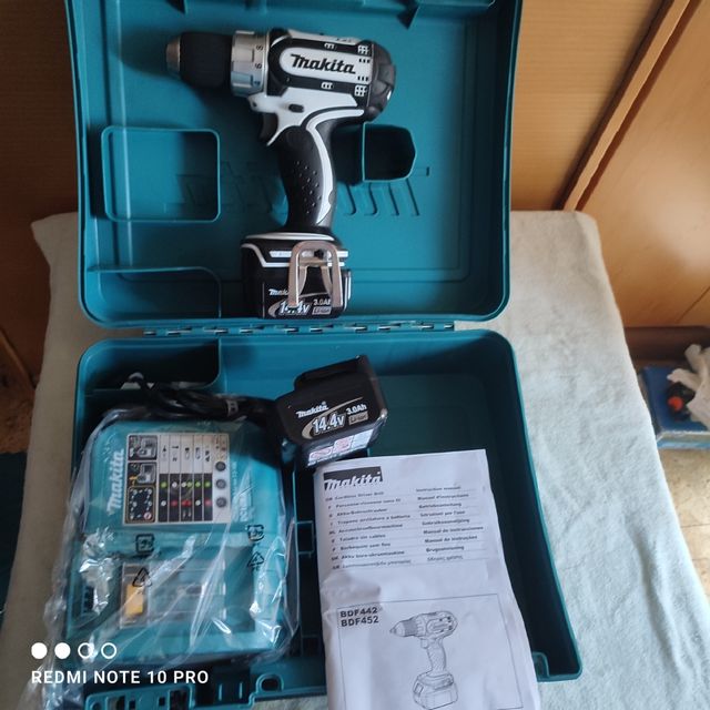 Atornillador completo makita de 14.4 v