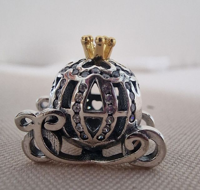 Charm nuevo de carroza Cienicienta