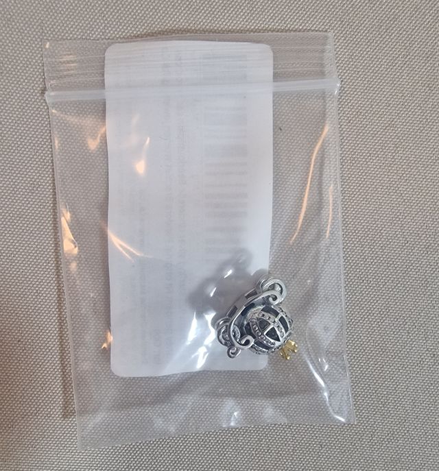 Charm nuevo de carroza Cienicienta