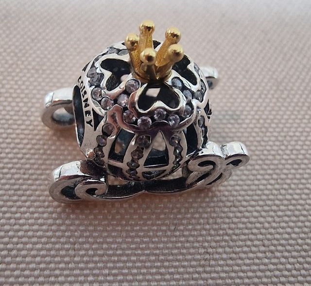 Charm nuevo de carroza Cienicienta