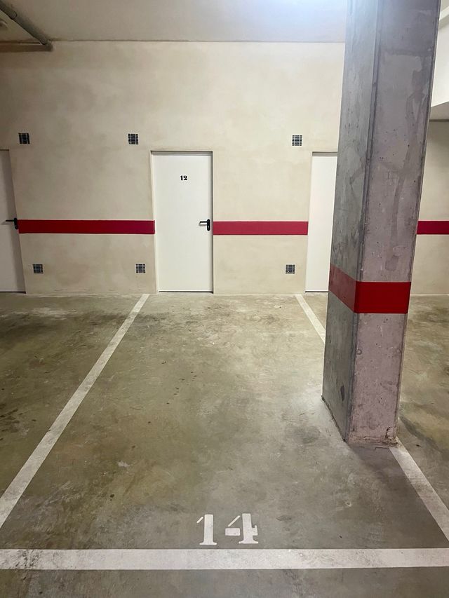 Garaje y trastero en venta