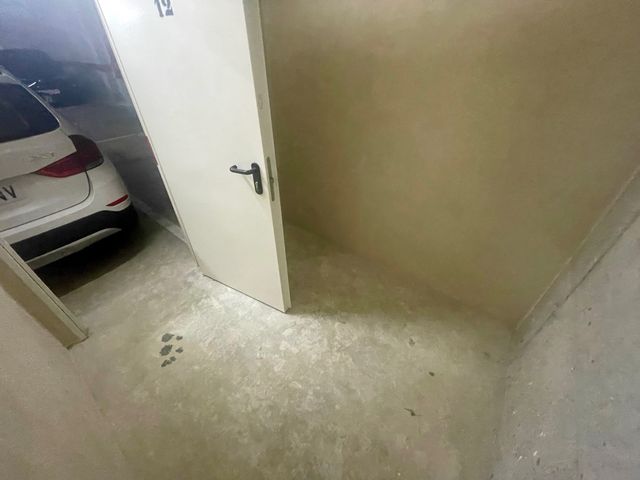 Garaje y trastero en venta