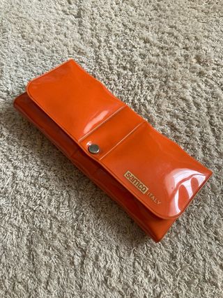 Occhiali vintage con lente tonda colorata