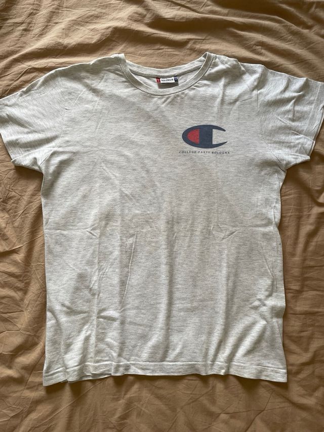 Maglietta College Party Champion tshirt