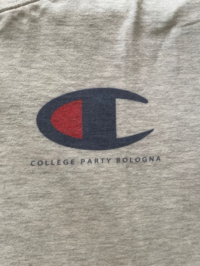 Maglietta College Party Champion tshirt
