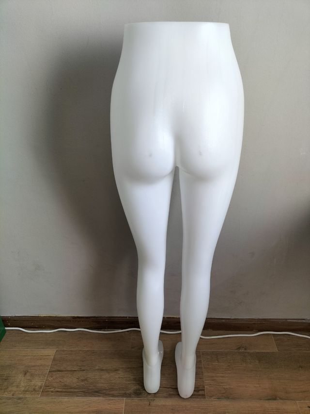 Piernas de maniquí mujer