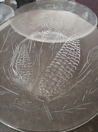 6 piatti in vetro lavorato