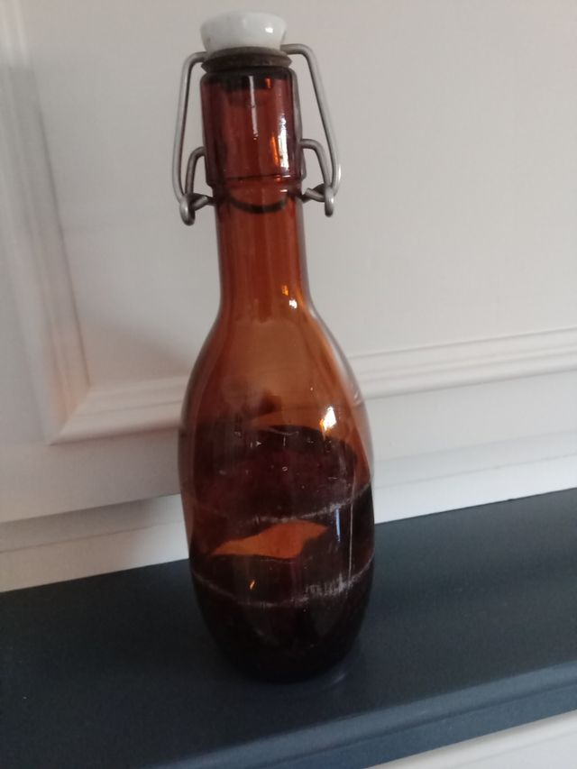 Bottiglia di birra vuota