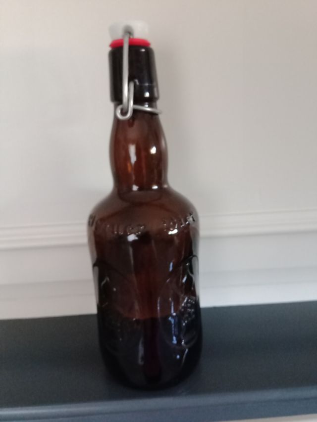 Bottiglia di birra vuota