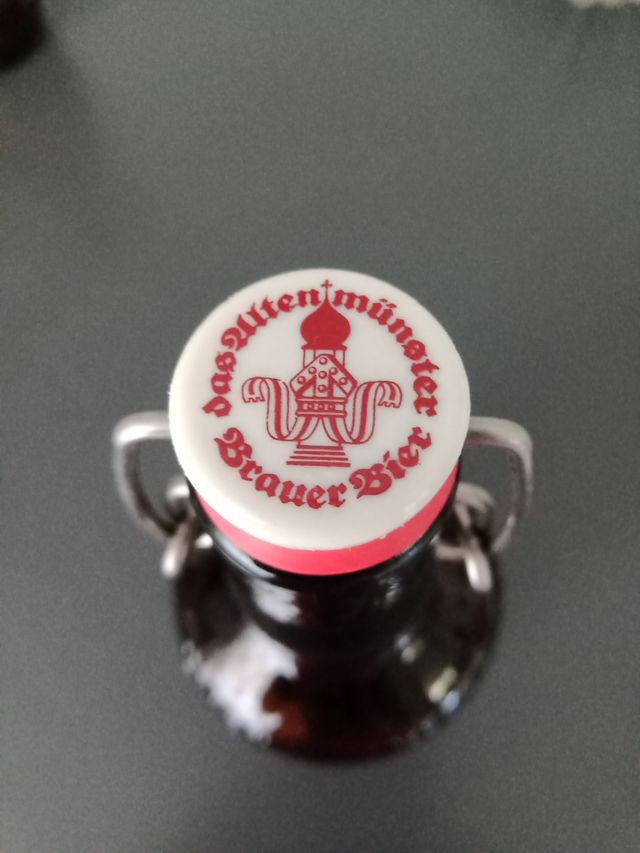 Bottiglia di birra vuota