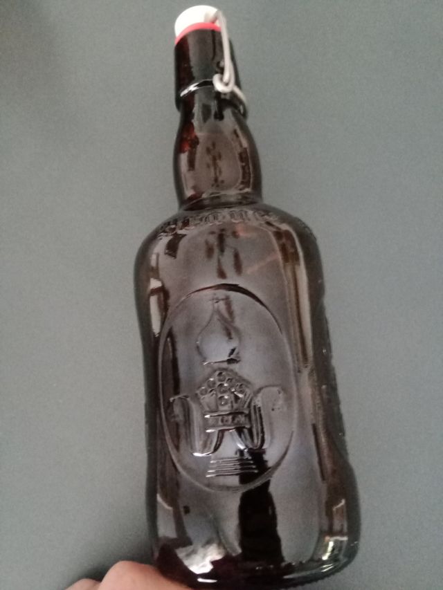 Bottiglia di birra vuota