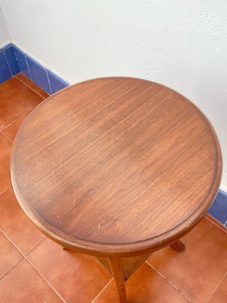 Mesita auxiliar de madera
