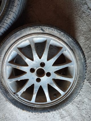 2 Llantas y neumático de 16 ,4 tornillos 