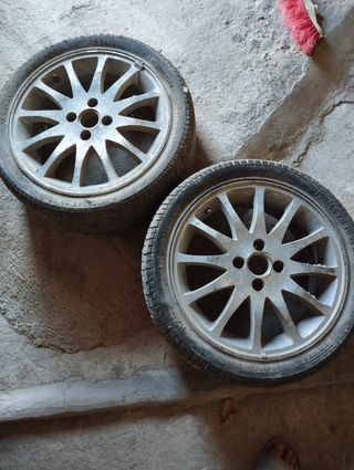 2 Llantas y neumático de 16 ,4 tornillos 