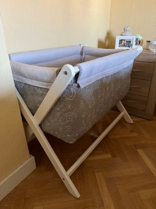Minicuna bebe con vestidura